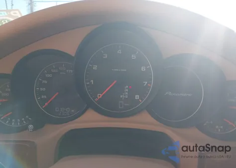 2011 Porsche Panamera 2/4 z USA, uszkodzony, nr VIN WP0AA2A74BL010928